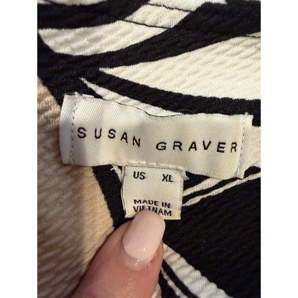 Susan Graver QVC textured blouse black, white, and tan floral Gold Zipper Large - Picture 5 of 7